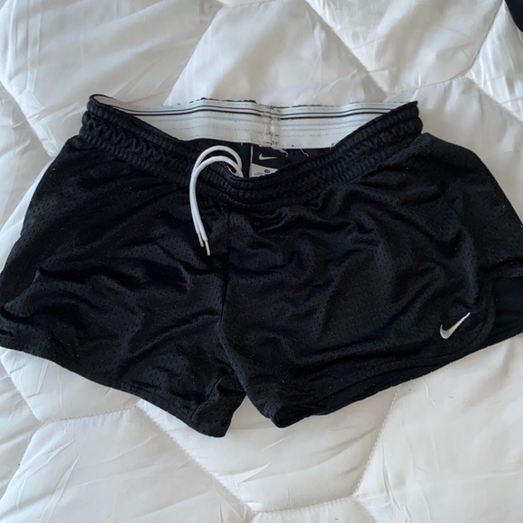 dolphin shorts nike